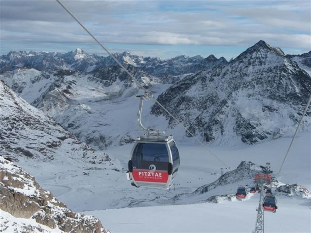 Gasthof Zur Einkehr Sankt Leonhard im Pitztal Exterior photo